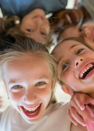 niños sonriendo